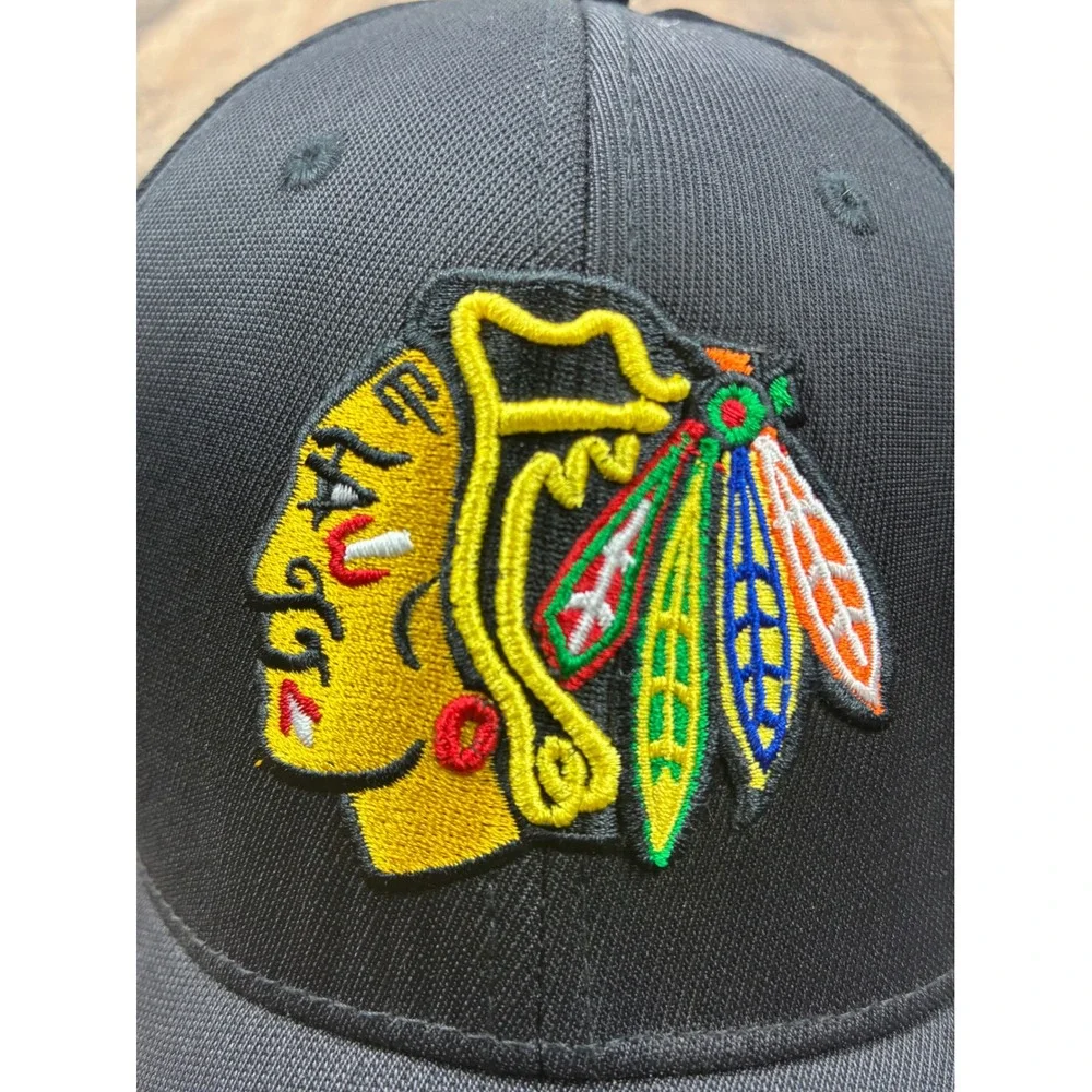 NHL Chicago Blackhawks Hat Adult One Size Black Baseball Cap Hockey Fan Gear